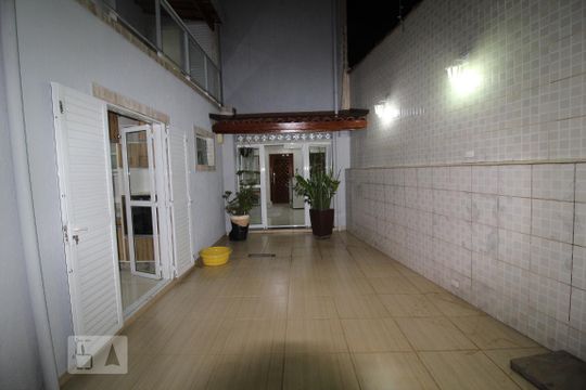 Quintal  de casa à venda com 2 quartos, 200m² em Jardim São Caetano, São Caetano do Sul