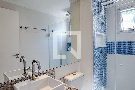 Banheiro de apartamento à venda com 2 quartos, 49m² em Quarta Parada, São Paulo