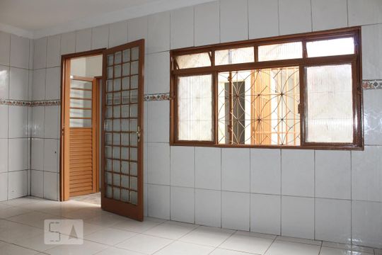 Cozinha de casa para alugar com 2 quartos, 90m² em Guará I, Brasília