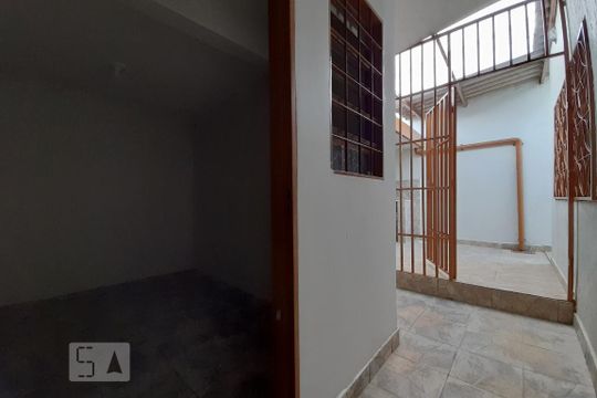 Quarto de Serviço de casa para alugar com 2 quartos, 90m² em Guará I, Brasília