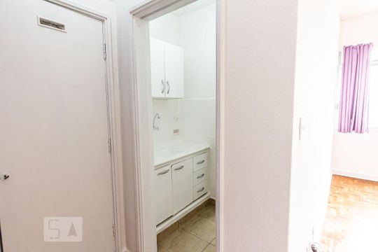 Cozinha de kitnet/studio para alugar com 1 quarto, 37m² em Consolação, São Paulo