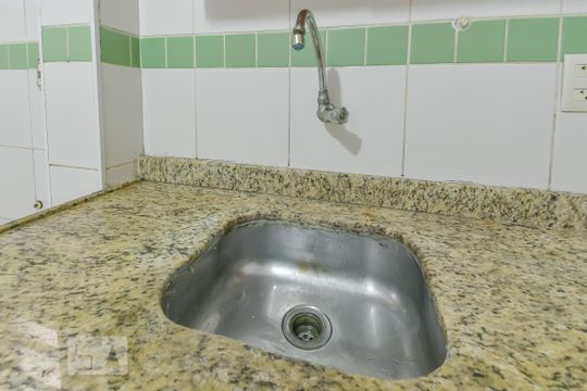 Cozinha de kitnet/studio para alugar com 1 quarto, 35m² em República, São Paulo