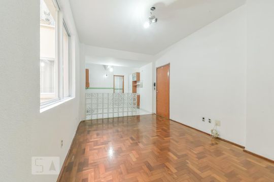 Sala/Quarto de kitnet/studio para alugar com 1 quarto, 35m² em República, São Paulo
