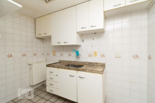 COZINHA de apartamento para alugar com 2 quartos, 65m² em Icaraí, Niterói
