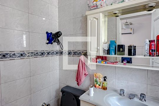 Banheiro da Suíte de apartamento para alugar com 3 quartos, 230m² em Vila Monumento, São Paulo
