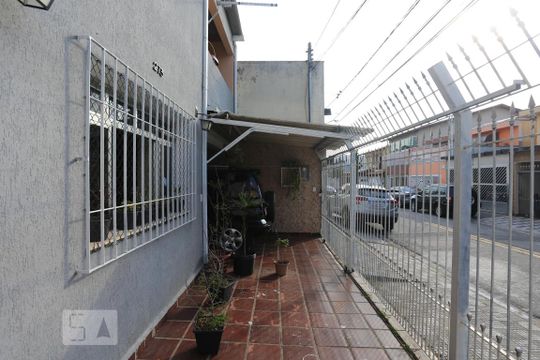 Quintal de casa à venda com 4 quartos, 200m² em Jardim das Flores, Osasco