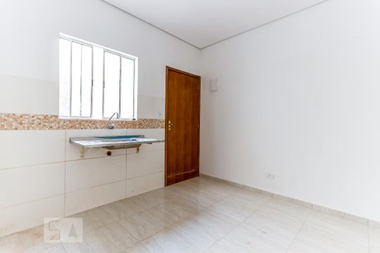 Cozinha de kitnet/studio para alugar com 1 quarto, 28m² em Vila Medeiros, São Paulo