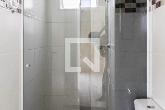 Banheiro social  de apartamento para alugar com 2 quartos, 46m² em Santa Amelia, Belo Horizonte