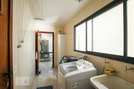 Área de Serviço de apartamento para alugar com 4 quartos, 143m² em Setor Bueno, Goiânia