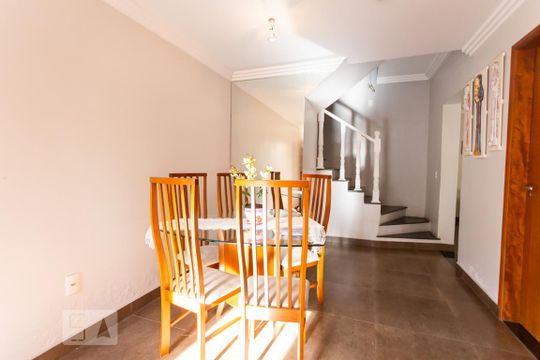 Sala de casa à venda com 3 quartos, 277m² em Pestana, Osasco