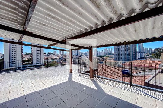Área externa de casa à venda com 4 quartos, 154m² em Vila Invernada, São Paulo