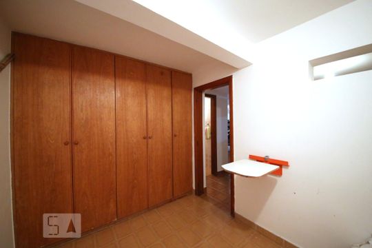 Quarto de Serviço de casa à venda com 4 quartos, 206m² em Jardim Umuarama, São Paulo