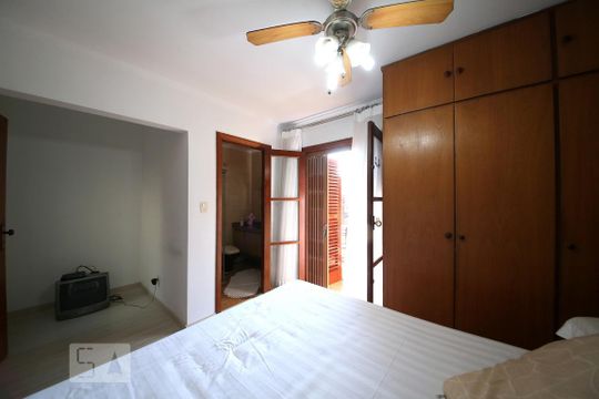 Suíte de casa à venda com 4 quartos, 206m² em Jardim Umuarama, São Paulo