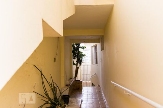 Entrada/ Quintal de casa à venda com 3 quartos, 216m² em Vila Apiai, Santo André