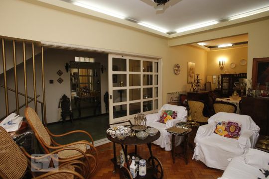 Sala de Estar de casa à venda com 8 quartos, 400m² em Andaraí, Rio de Janeiro