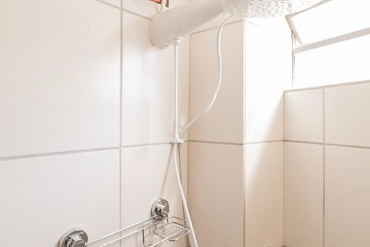 Banheiro de apartamento à venda com 2 quartos, 56m² em Bela Vista, São Paulo
