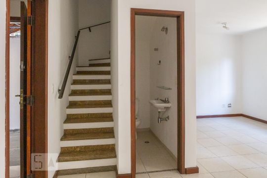 Sala de casa de condomínio para alugar com 3 quartos, 120m² em Vila Anglo Brasileira, São Paulo