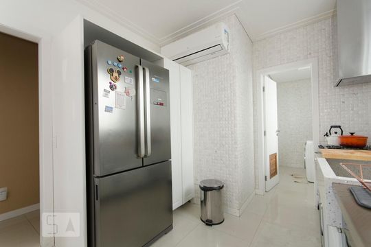 Cozinha de apartamento para alugar com 3 quartos, 220m² em Jurerê Internacional, Florianópolis