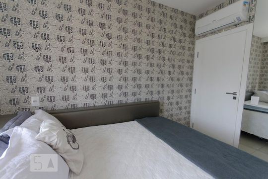 Quarto 1 de apartamento para alugar com 3 quartos, 220m² em Jurerê Internacional, Florianópolis