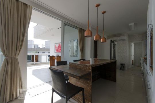 Sala de apartamento para alugar com 3 quartos, 220m² em Jurerê Internacional, Florianópolis