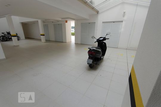 Garagem de apartamento para alugar com 3 quartos, 220m² em Jurerê Internacional, Florianópolis