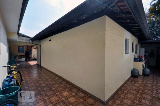 Quintal Fundos de casa à venda com 4 quartos, 150m² em Parque Continental, São Paulo