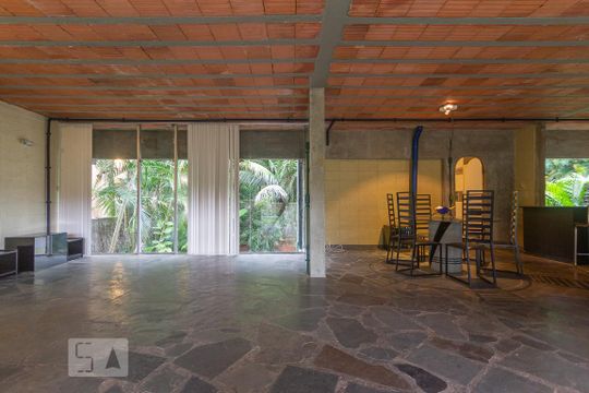 Sala de casa de condomínio para alugar com 4 quartos, 400m² em Itanhangá, Rio de Janeiro