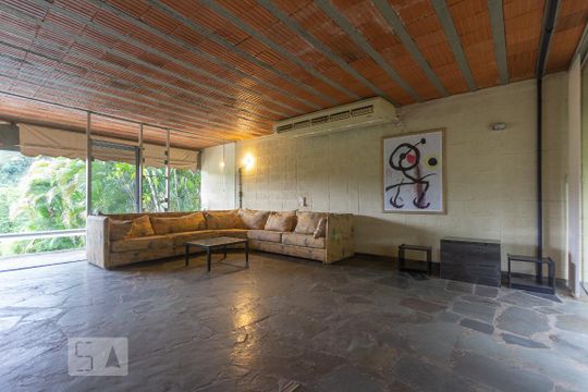 Sala de casa de condomínio para alugar com 4 quartos, 400m² em Itanhangá, Rio de Janeiro