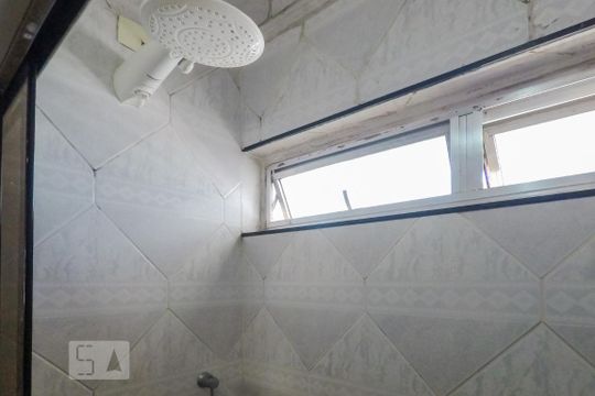 Banheiro de apartamento à venda com 2 quartos, 65m² em Vila Monumento, São Paulo