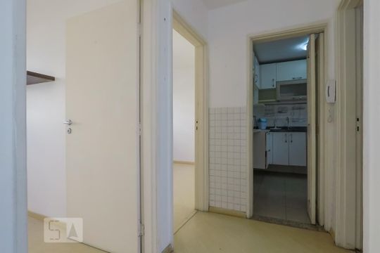 Corredor de apartamento à venda com 2 quartos, 65m² em Vila Monumento, São Paulo