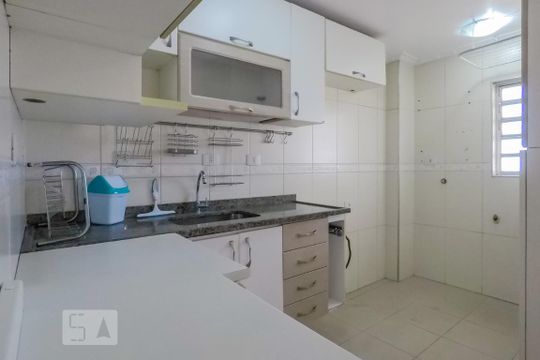 Cozinha de apartamento à venda com 2 quartos, 65m² em Vila Monumento, São Paulo