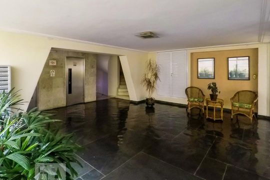 Hall de Entrada de apartamento à venda com 2 quartos, 65m² em Vila Monumento, São Paulo