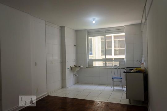 Sala/Cozinha de apartamento para alugar com 1 quarto, 38m² em República, São Paulo