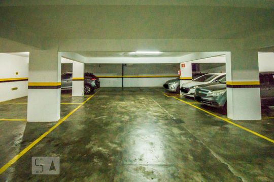 Garagem de apartamento para alugar com 1 quarto, 50m² em Cambuí, Campinas