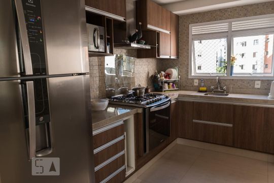 Cozinha de apartamento à venda com 3 quartos, 110m² em Vila Suzana, São Paulo