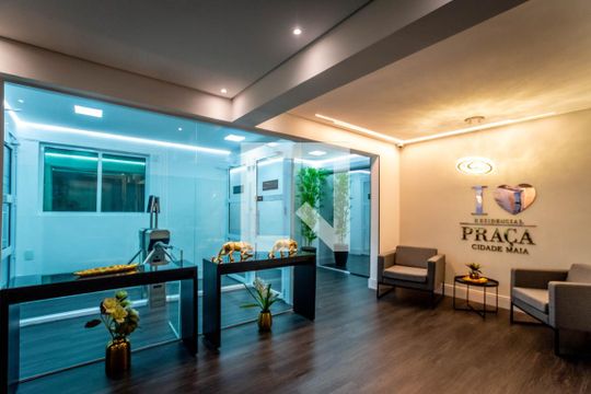 Hall de entrada de apartamento para alugar com 2 quartos, 68m² em Jardim Flor da Montanha, Guarulhos