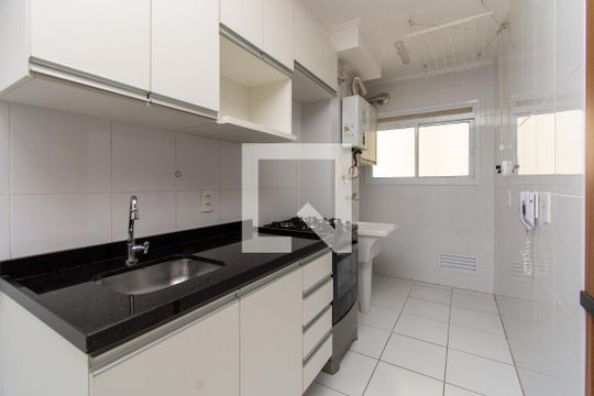 Cozinha de apartamento para alugar com 2 quartos, 68m² em Jardim Flor da Montanha, Guarulhos