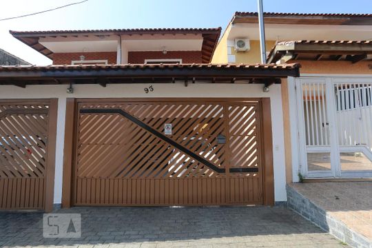 Fachada de casa à venda com 3 quartos, 128m² em Jardim das Flores, Osasco