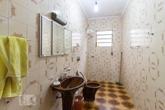 Banheiro 1 de casa à venda com 7 quartos, 480m² em Jardim das Flores, Osasco