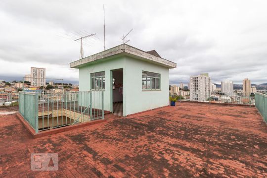 Vista de casa à venda com 7 quartos, 480m² em Jardim das Flores, Osasco