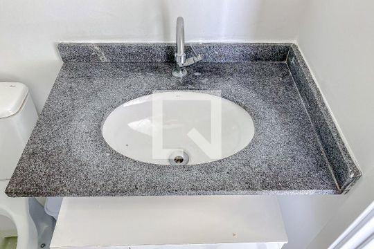 Banheiro de apartamento para alugar com 1 quarto, 34m² em Brás, São Paulo