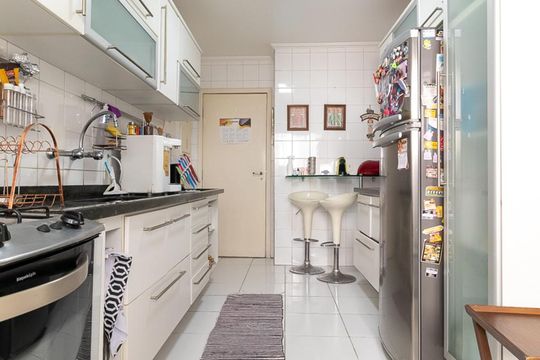 Cozinha de apartamento à venda com 2 quartos, 96m² em Vila Madalena, São Paulo