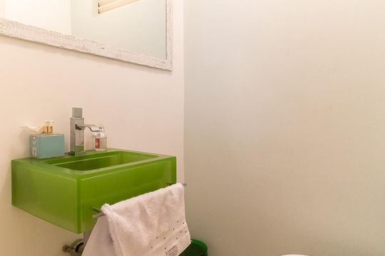 Lavabo de apartamento à venda com 2 quartos, 96m² em Vila Madalena, São Paulo