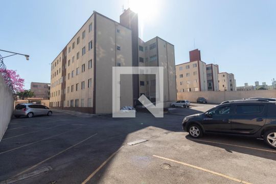 Garagem de apartamento para alugar com 2 quartos, 43m² em Conjunto Habitacional Padre José de Anchieta, São Paulo