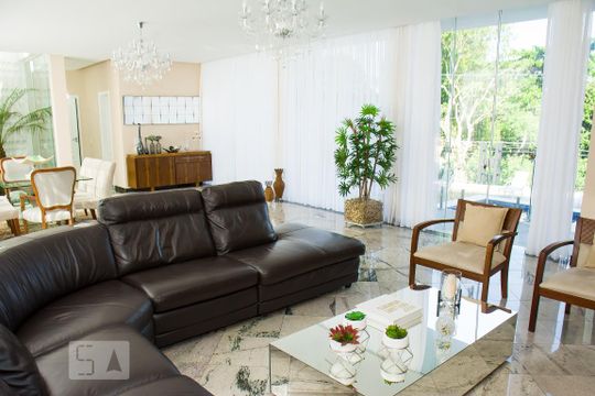 Sala de casa à venda com 4 quartos, 460m² em Jardim Guanabara, Rio de Janeiro
