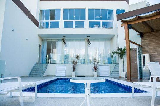 Vista da Fachada de casa à venda com 4 quartos, 460m² em Jardim Guanabara, Rio de Janeiro