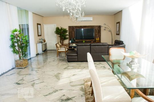 Casa à venda com 4 quartos, 460m² em Jardim Guanabara, Rio de Janeiro