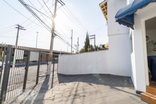 Garagem de casa à venda com 3 quartos, 200m² em Vila Alexandria, São Paulo