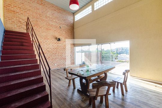 Sala de casa de condomínio à venda com 3 quartos, 300m² em Badu, Niterói