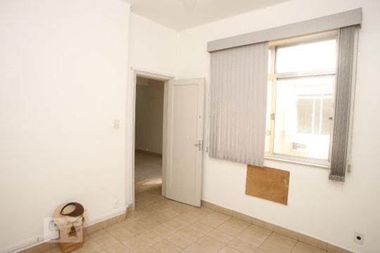 Quarto 1 de apartamento à venda com 2 quartos, 70m² em Tijuca, Rio de Janeiro